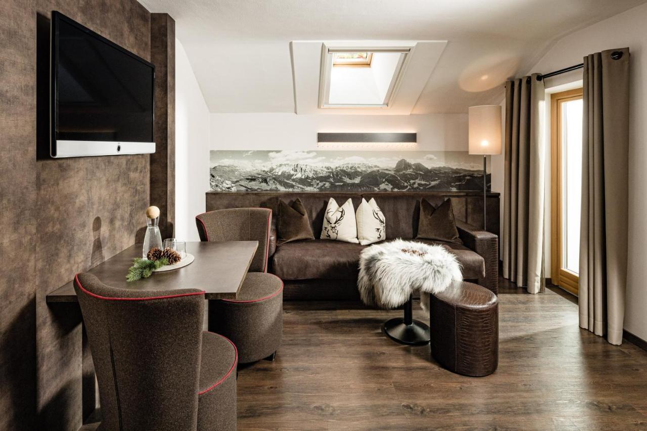 Boutique & Fashion Hotel Maciaconi - Gardenahotels Santa Cristina Val Gardena Екстер'єр фото