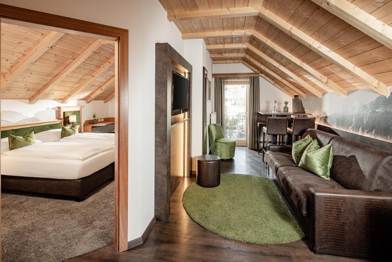 Boutique & Fashion Hotel Maciaconi - Gardenahotels Santa Cristina Val Gardena Екстер'єр фото