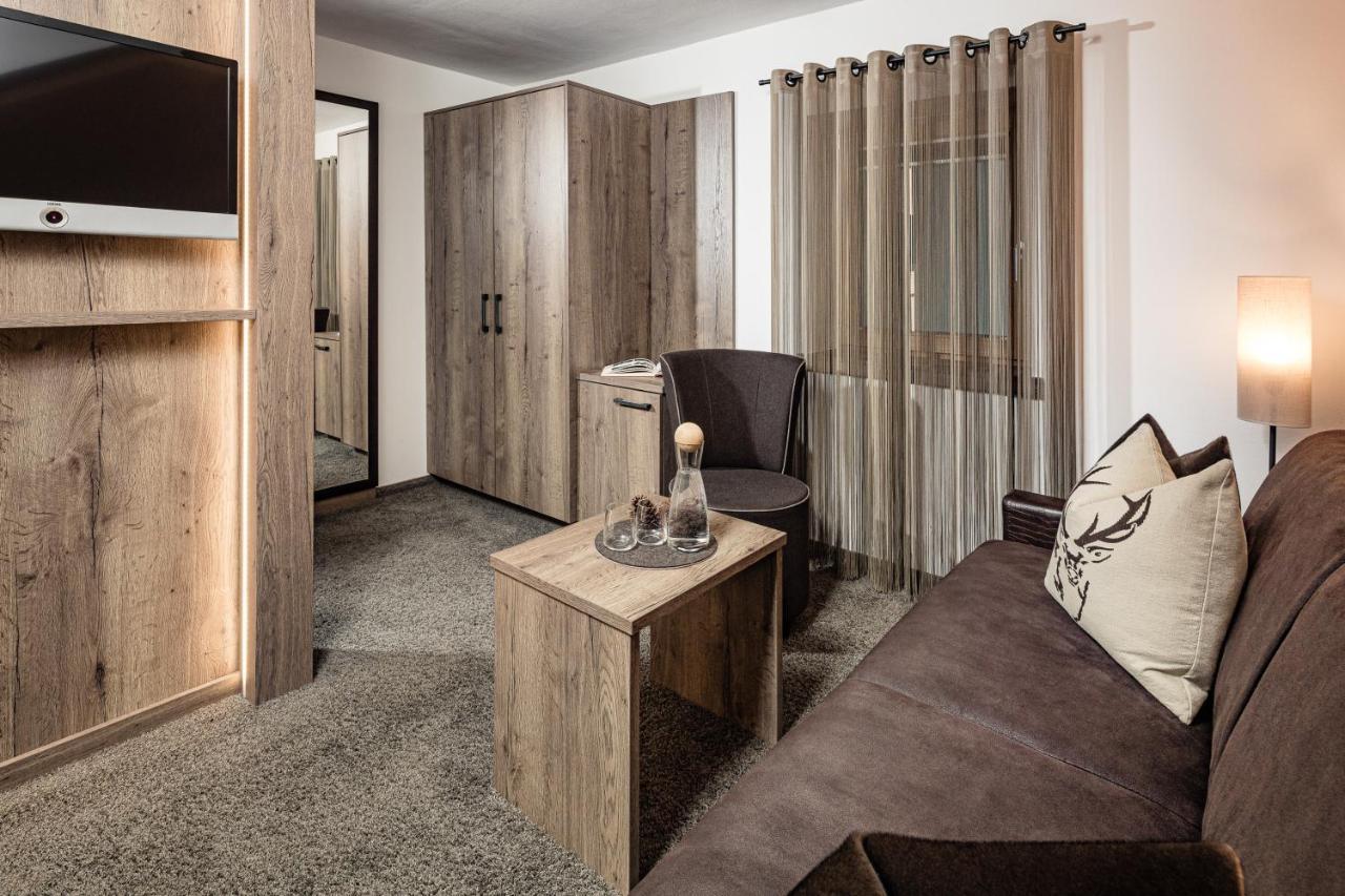 Boutique & Fashion Hotel Maciaconi - Gardenahotels Santa Cristina Val Gardena Екстер'єр фото