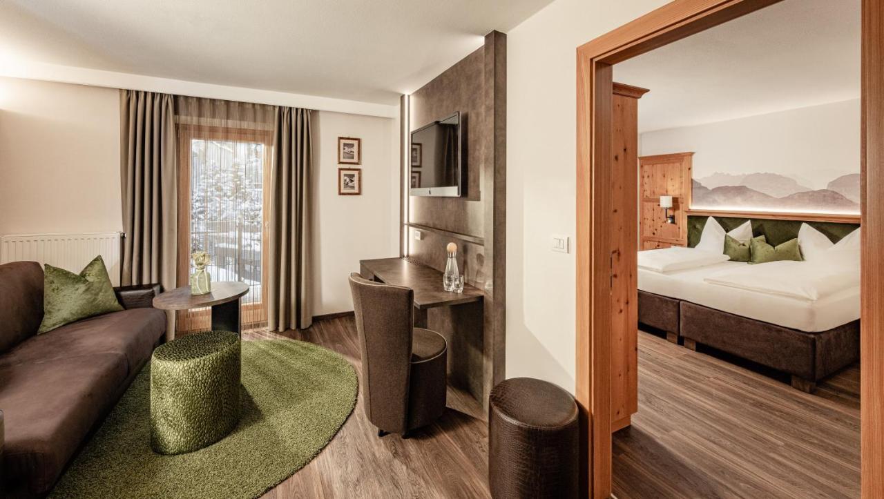 Boutique & Fashion Hotel Maciaconi - Gardenahotels Santa Cristina Val Gardena Екстер'єр фото