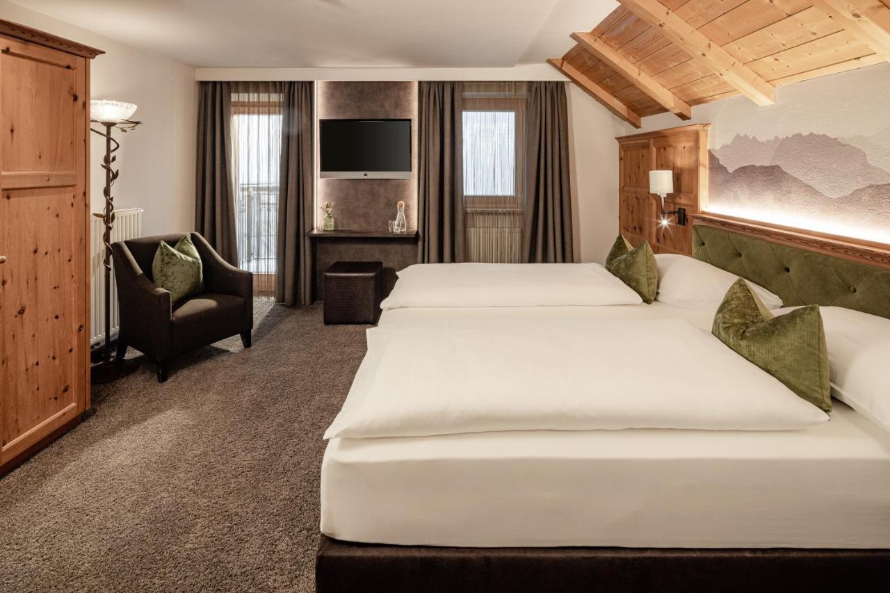 Boutique & Fashion Hotel Maciaconi - Gardenahotels Santa Cristina Val Gardena Екстер'єр фото