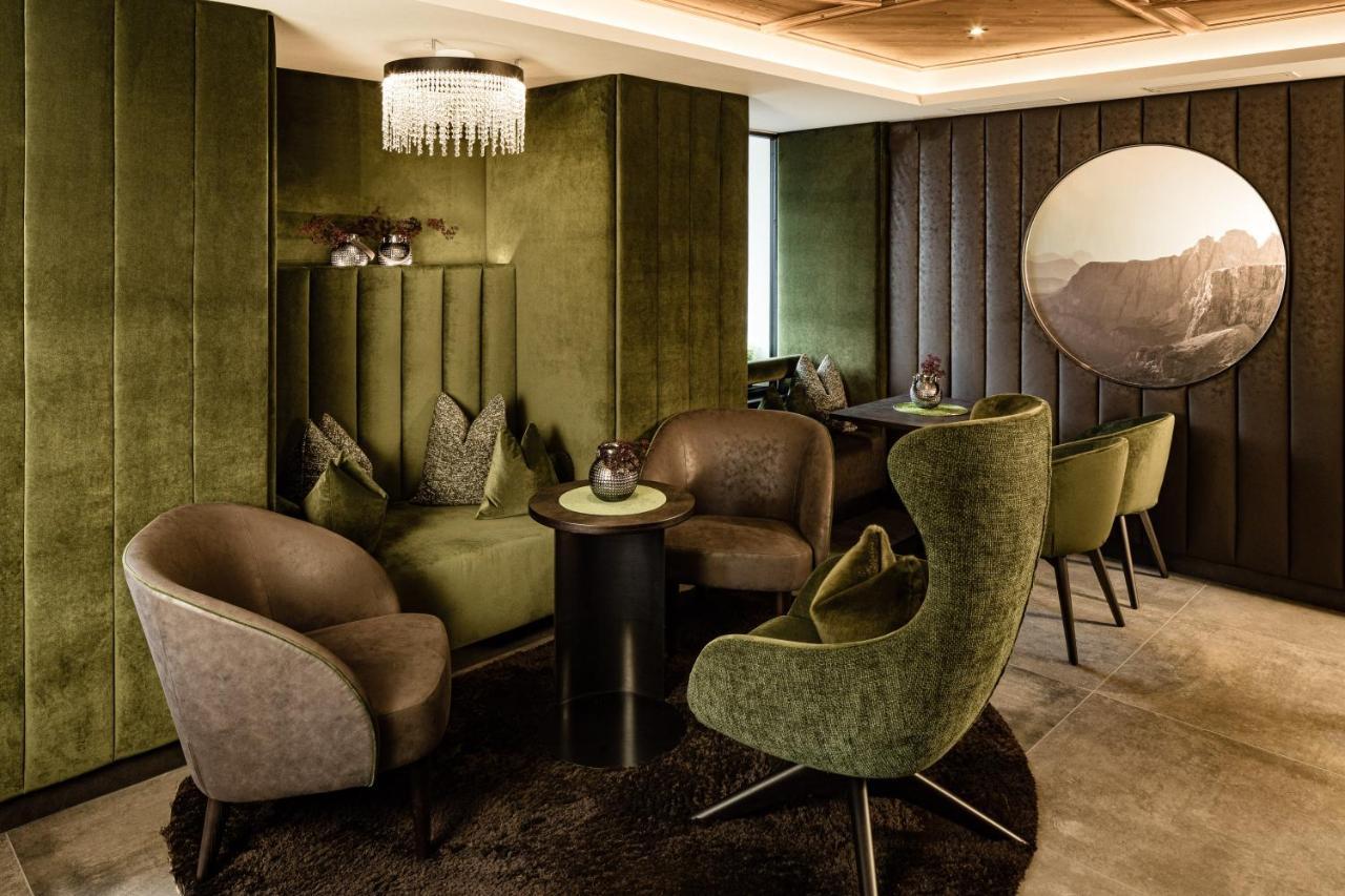 Boutique & Fashion Hotel Maciaconi - Gardenahotels Santa Cristina Val Gardena Екстер'єр фото