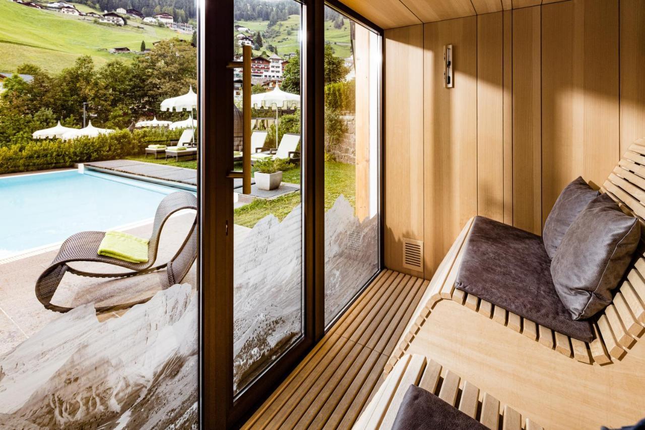 Boutique & Fashion Hotel Maciaconi - Gardenahotels Santa Cristina Val Gardena Екстер'єр фото