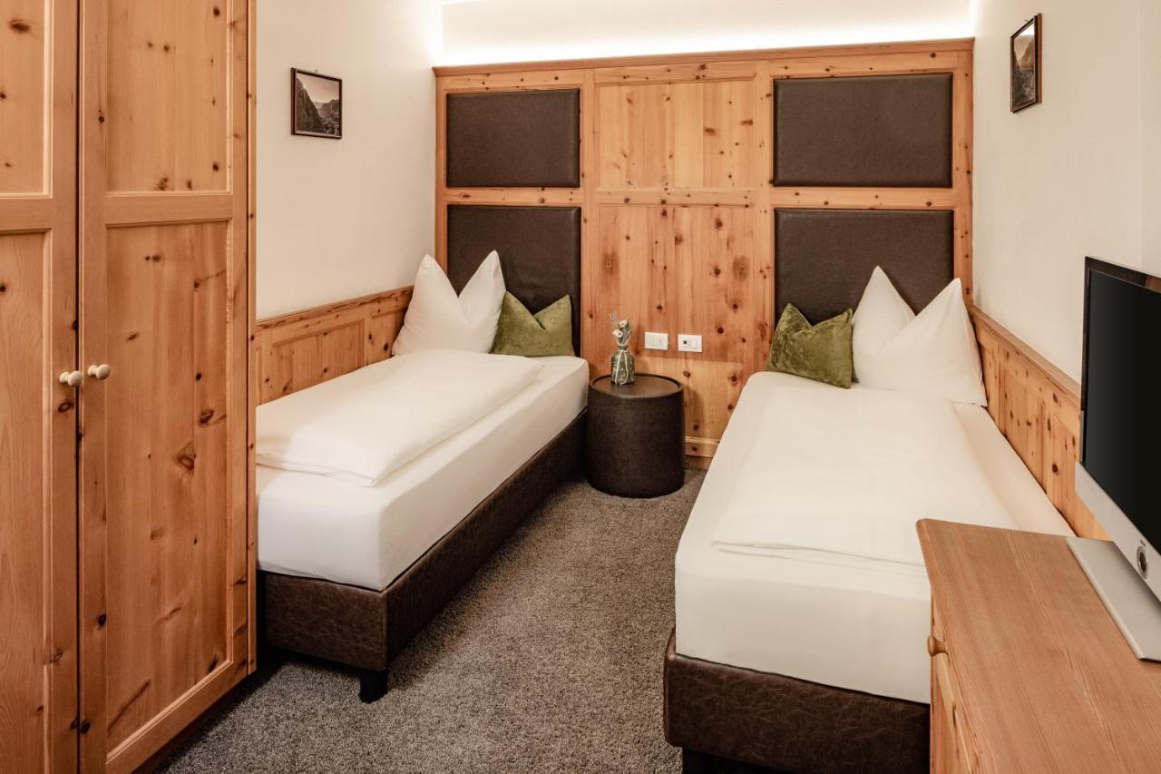 Boutique & Fashion Hotel Maciaconi - Gardenahotels Santa Cristina Val Gardena Екстер'єр фото