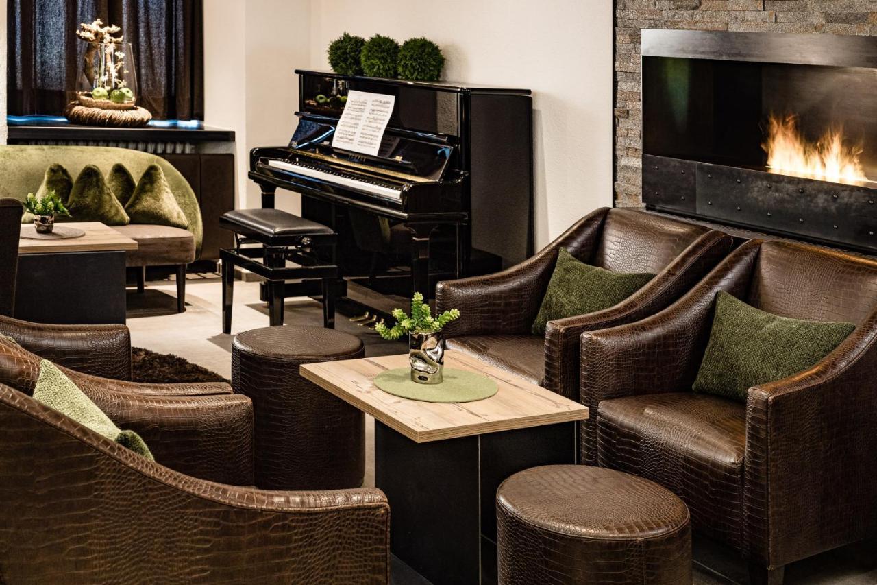 Boutique & Fashion Hotel Maciaconi - Gardenahotels Santa Cristina Val Gardena Екстер'єр фото
